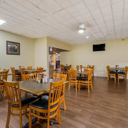 Quality Inn Chickasha-3