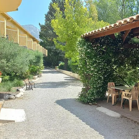 Sous l'Olivier-3