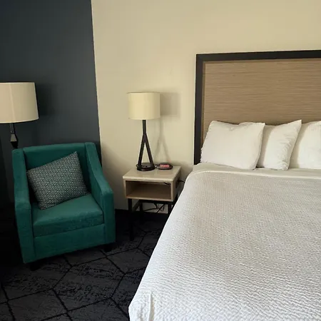 Baymont By Wyndham Columbia, Mo-3