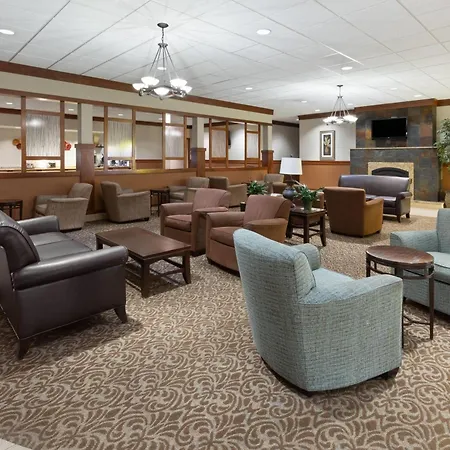 Baymont By Wyndham Jamestown Conference Center & Water Park-2