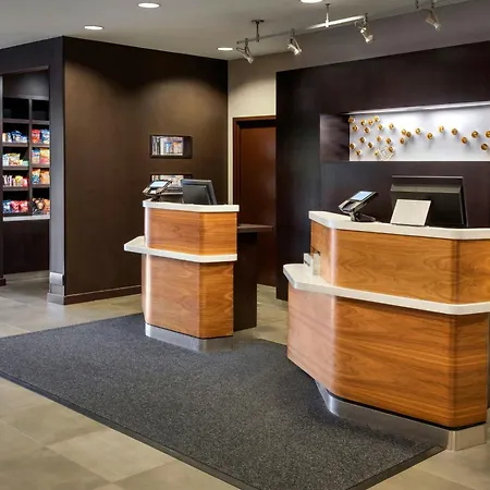 Courtyard By Marriott Paramus-3