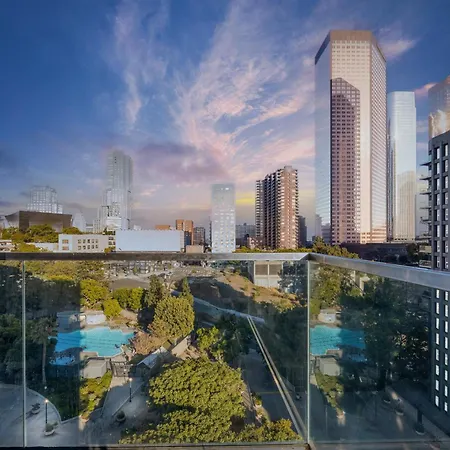 Modern Luxury 2 Bed With Panoramic City Views In Downtown La-3