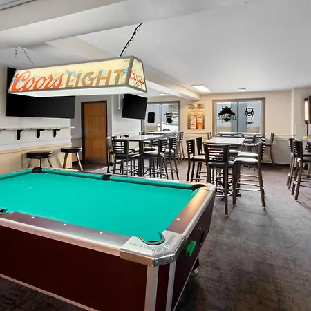 Fargo Inn And Suites-3