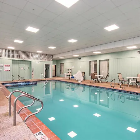 Days Inn & Suites By Wyndham Mt Pleasant-3