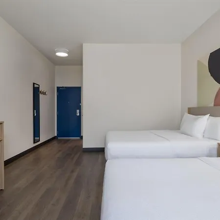 Spark By Hilton Artesia-2