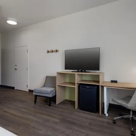 Spark By Hilton Artesia-3