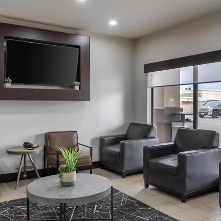 Best Western Plus Denton Inn & Suites-3
