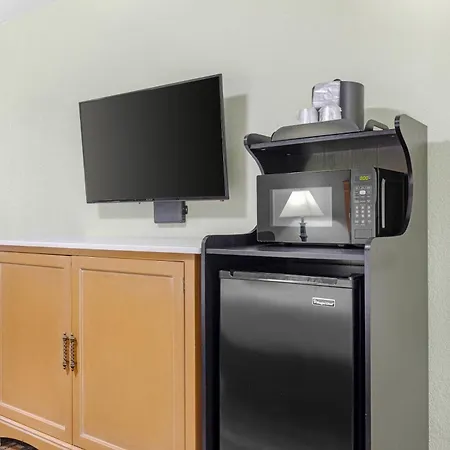 Quality Inn & Suites Plano East - Richardson-2