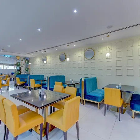 Howard Johnson Plaza By Wyndham Dubai Deira-3
