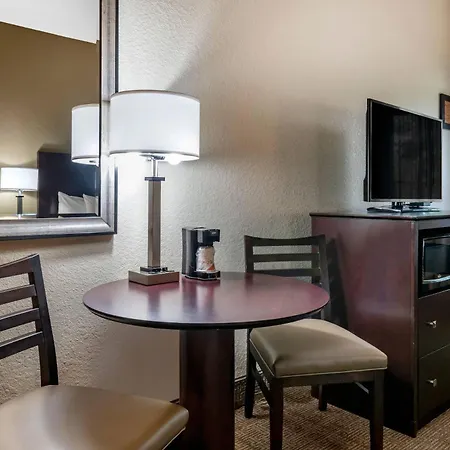 Comfort Inn & Suites Deland - Near University-2