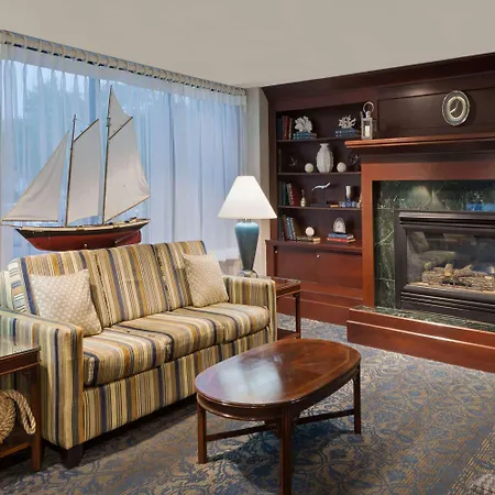 Ramada By Wyndham Boston-2