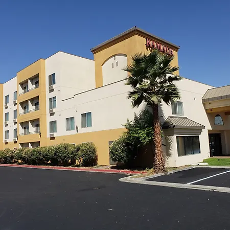 Ramada By Wyndham Bakersfield-2