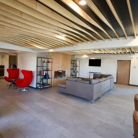 Ramada By Wyndham Austin South-3