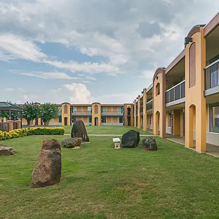 Red Roof Inn Forsyth-2