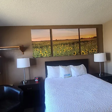 Days Inn By Wyndham Watertown-2