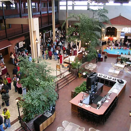 Ramada By Wyndham Topeka Downtown Hotel & Convention Center-2