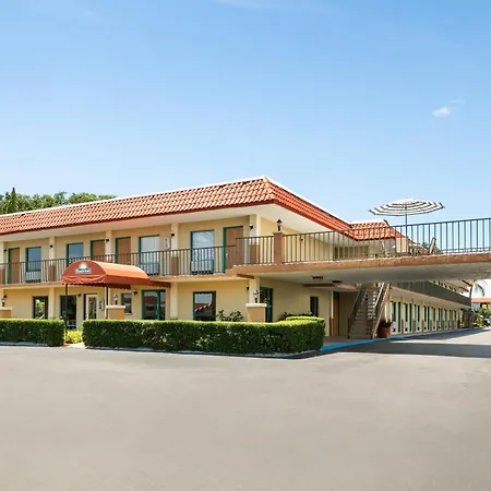 Days Inn By Wyndham Clearwater/Central-2
