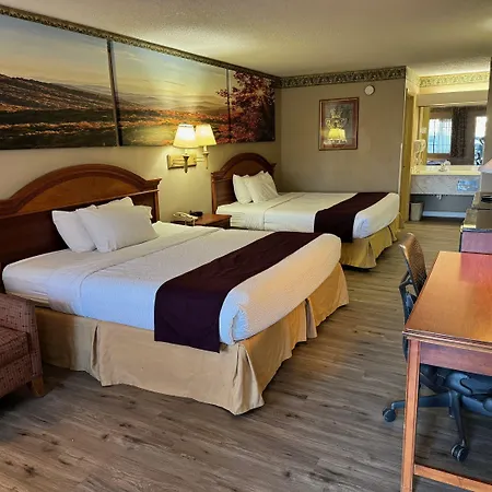 Days Inn & Suites By Wyndham Starkville-2