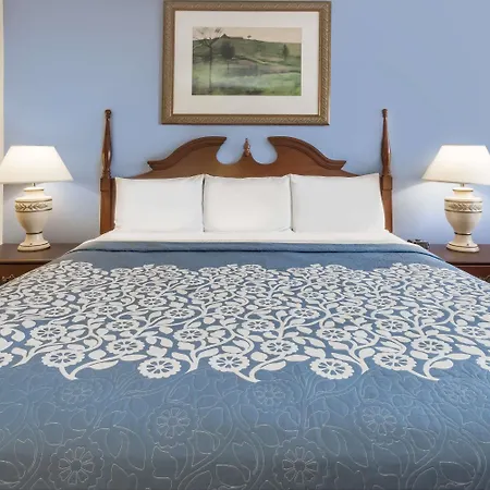Days Inn By Wyndham Plymouth-2
