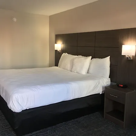 Days Inn & Suites By Wyndham Charleston Airport West-2