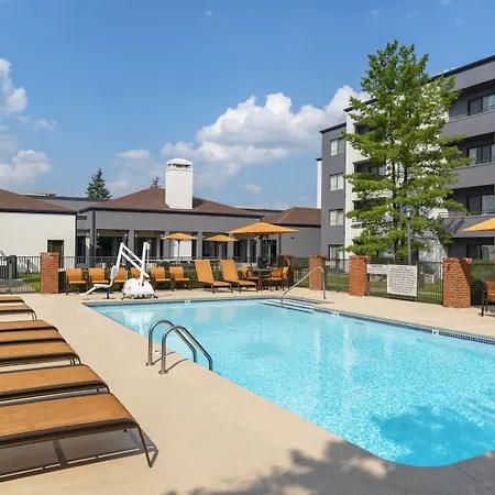 Courtyard By Marriott Louisville East-3