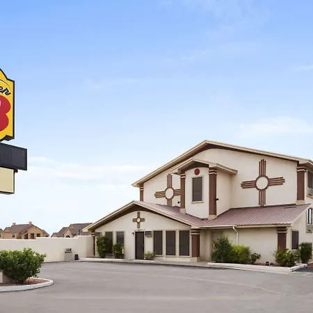 Super 8 By Wyndham Carlsbad-2
