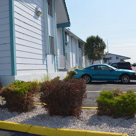 Nampa Inn & Suites-2