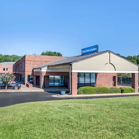Days Inn & Suites By Wyndham Rocky Mount Golden East-3