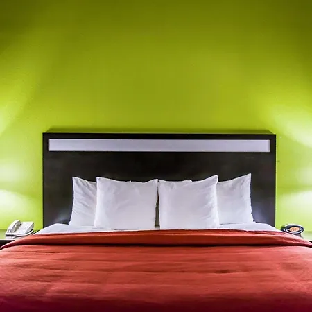 Quality Suites Fort Myers I-75-3