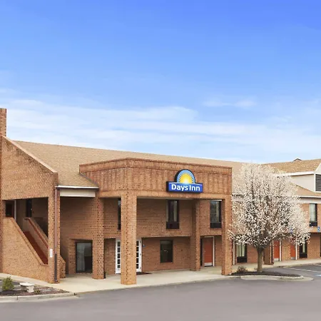 Days Inn By Wyndham Farmville-2