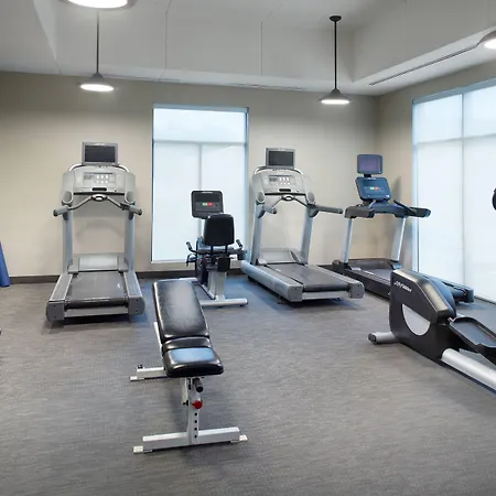 Courtyard By Marriott Fayetteville-2