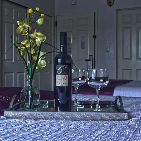The Roslyn, Tapestry Collection By Hilton-2