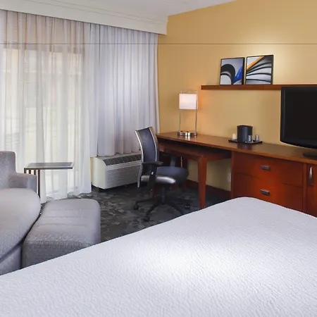 Courtyard By Marriott Memphis Airport-3