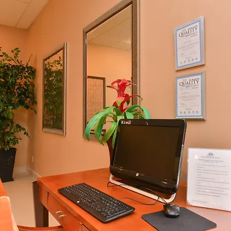 Americas Best Value Inn And Suites Victoria-2