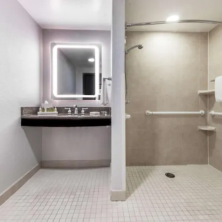 Doubletree By Hilton Newark Penn Station, Nj-3