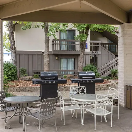 Mainstay Suites Springfield South - Battlefield Rd-2