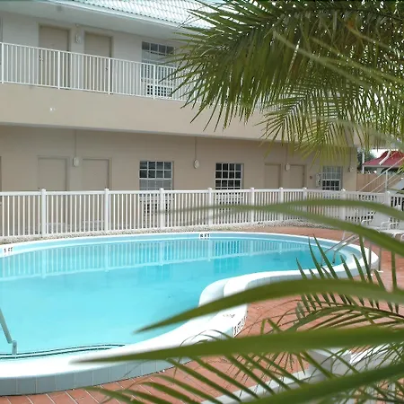 Travelodge By Wyndham Venice-3