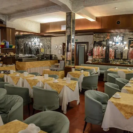 Hotel Le Boulevard-3