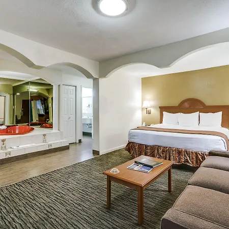 Quality Inn & Suites Dallas-Cityplace-3