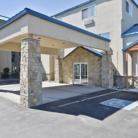 Yellowstone West Gate Hotel-2