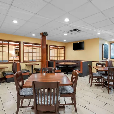 Best Western Louisville East Inn & Suites-3