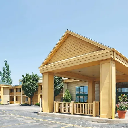 La Quinta Inn By Wyndham Oshkosh-3