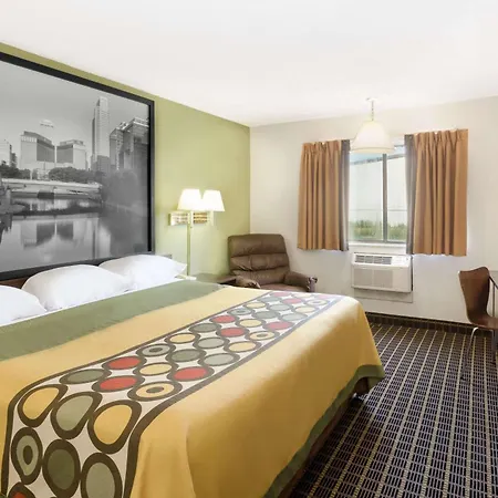 Super 8 By Wyndham Norfolk-3