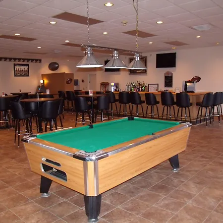 Econo Lodge Inn & Suites Triadelphia - Wheeling-2