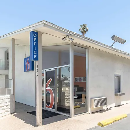 Motel 6 Bakersfield-3