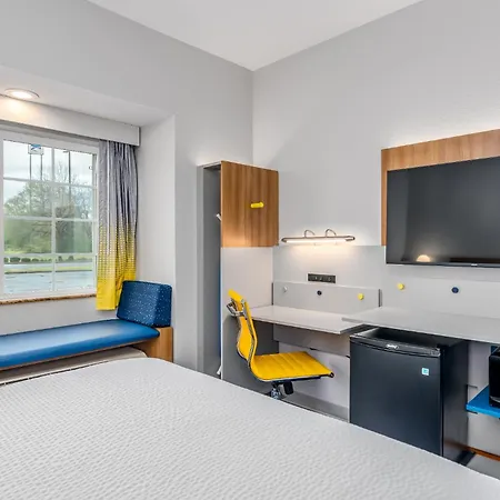 Microtel Inn & Suites By Wyndham Montgomery-2