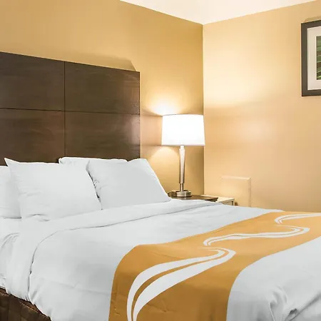 Quality Inn & Suites Houghton Downtown-2