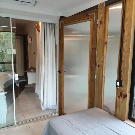 Bombinhas Guest House-2