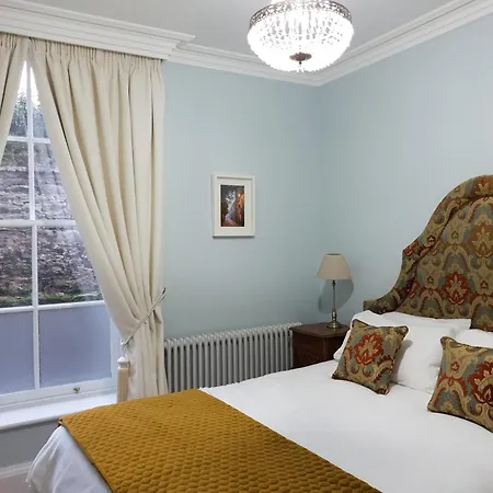 Bishop'S Gate Hotel-3