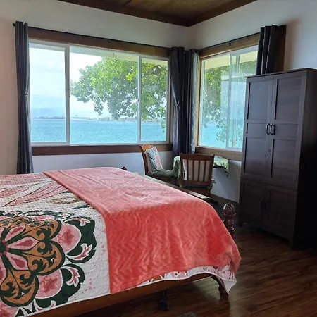 Hilo Bay Oceanfront Bed And Breakfast-2
